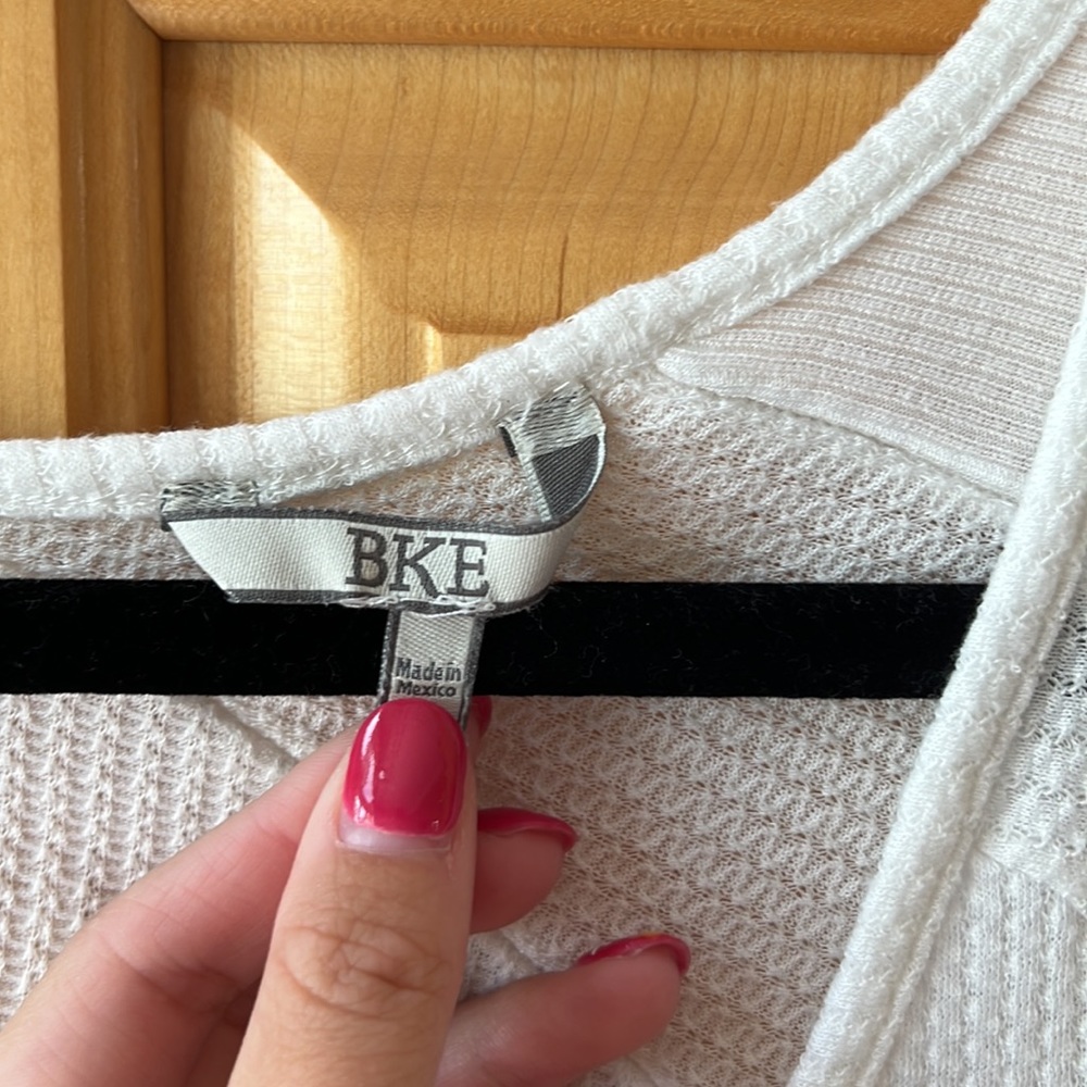 BKE White Waffle Knit Long Sleeve Top - Picture 3 of 6